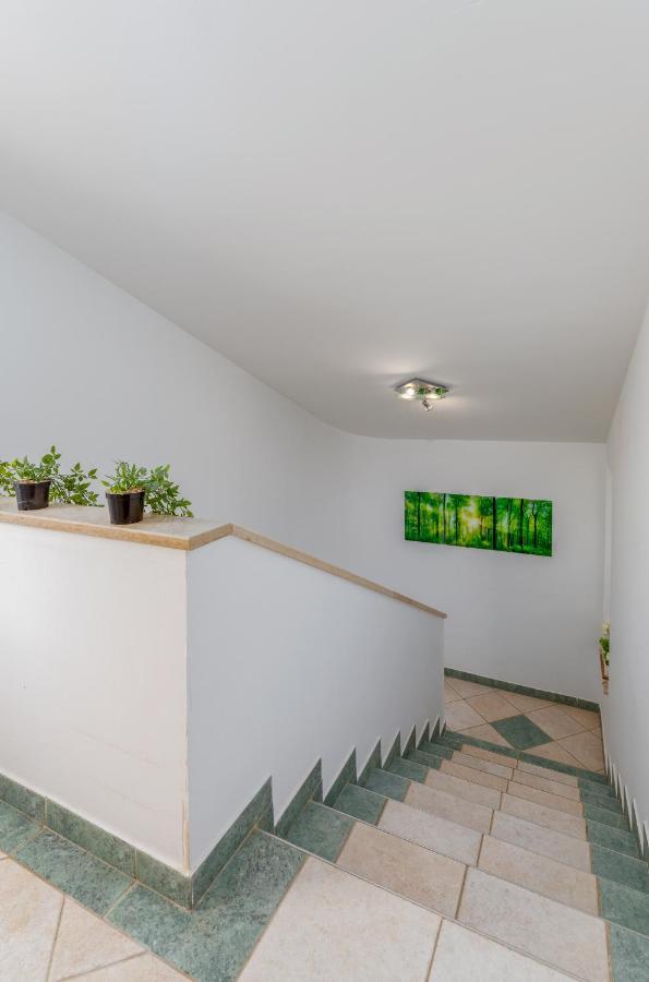 Villa Ostone Pula Exteriör bild